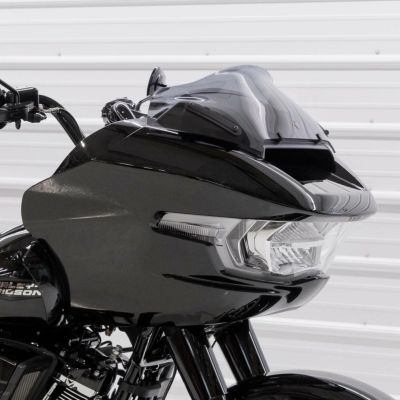 2024以降 ロードグライド 8インチ スポーツウィンドシールド (ライトスモーク) クロックワークス