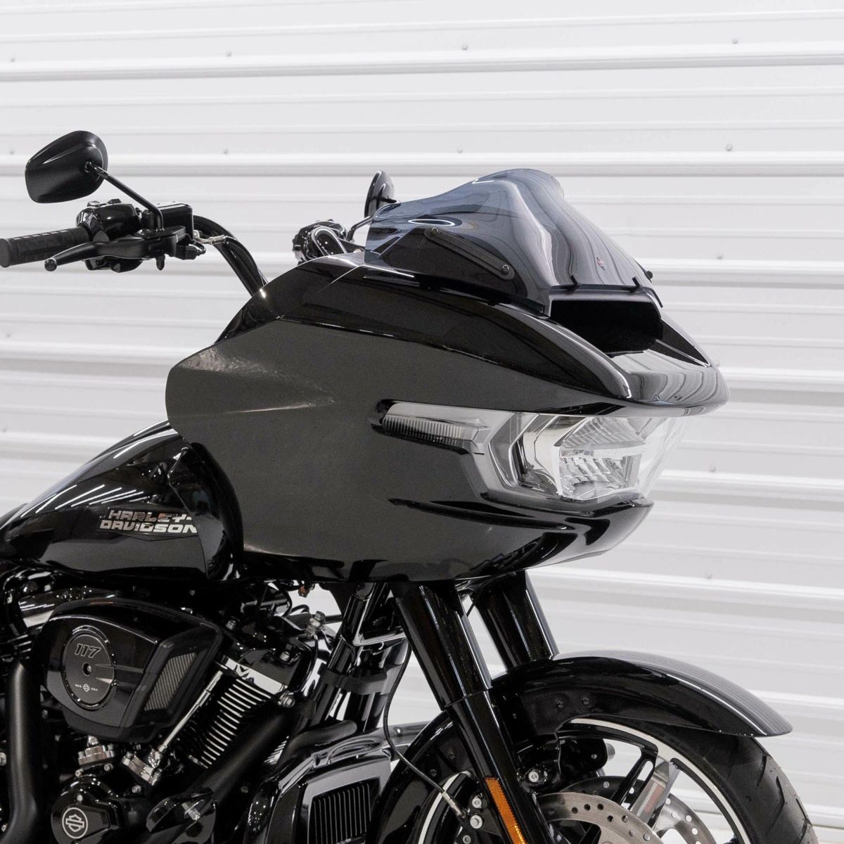 2024以降 ロードグライド 8インチ スポーツウィンドシールド (ダークスモーク)2