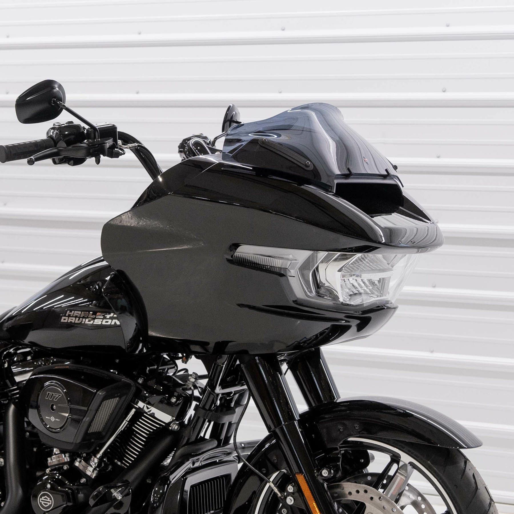 2024以降 ロードグライド 8インチ スポーツウィンドシールド (ダークスモーク)2