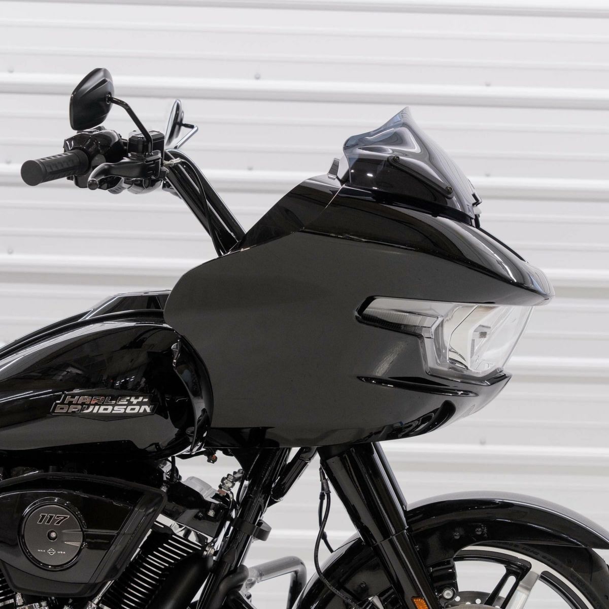 2024以降 ロードグライド 8インチ スポーツウィンドシールド (ダークスモーク)3