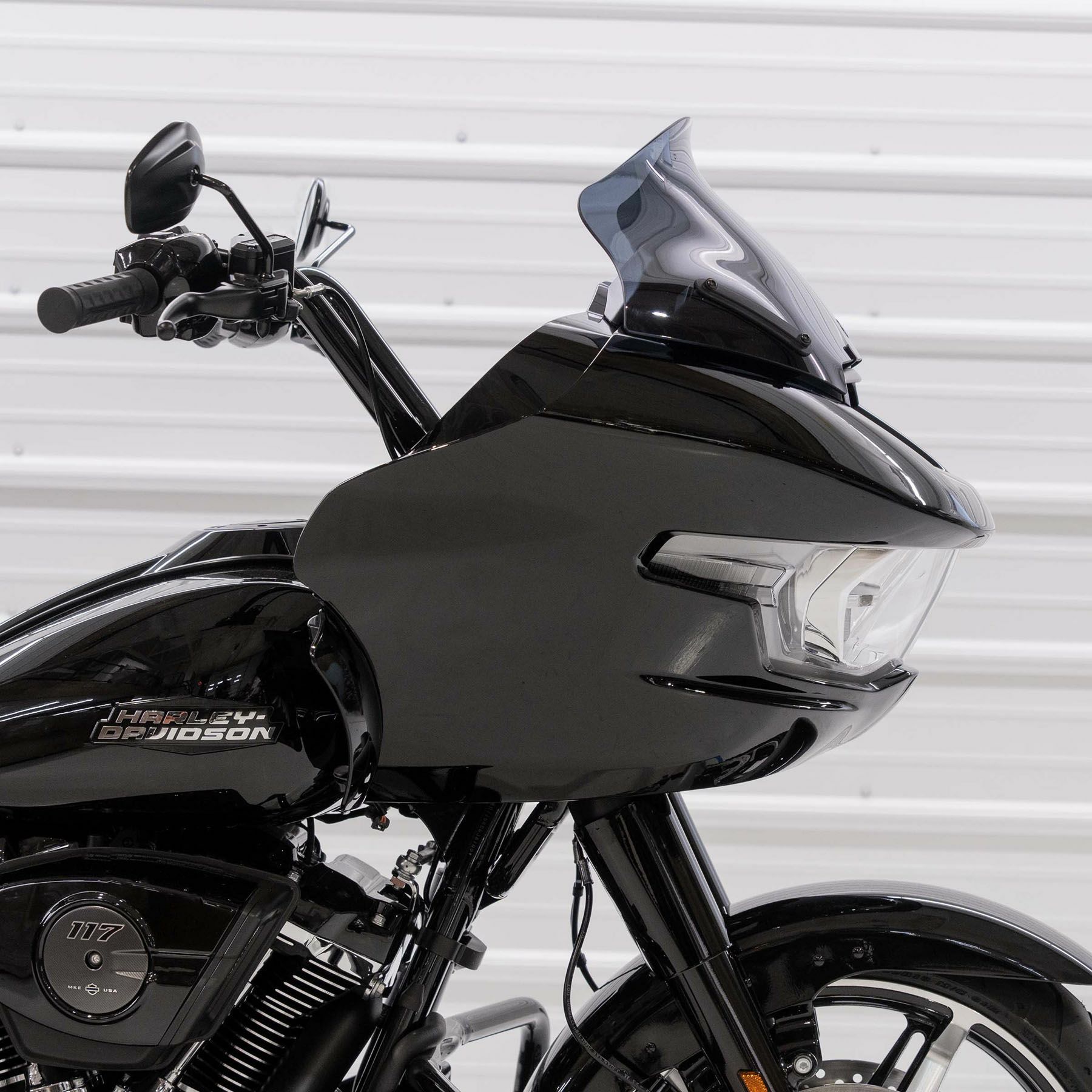 2024以降 ロードグライド 11インチ スポーツウィンドシールド (ダークスモーク)3