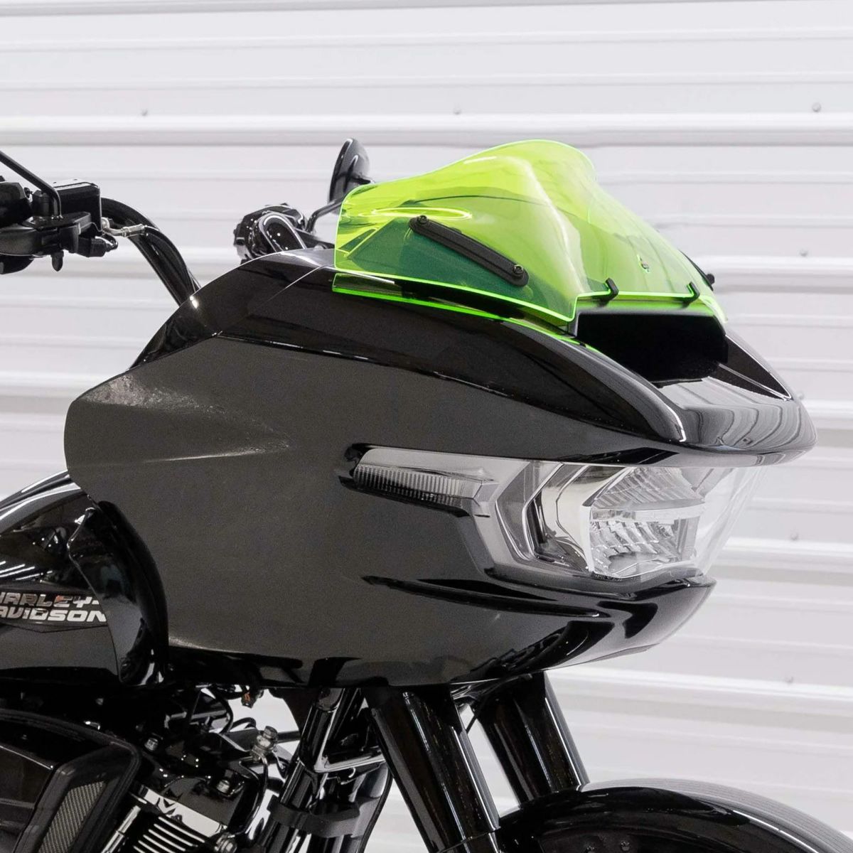 2024以降 ロードグライド 8インチ カラースポーツウィンドシールド (グリーンアイス)