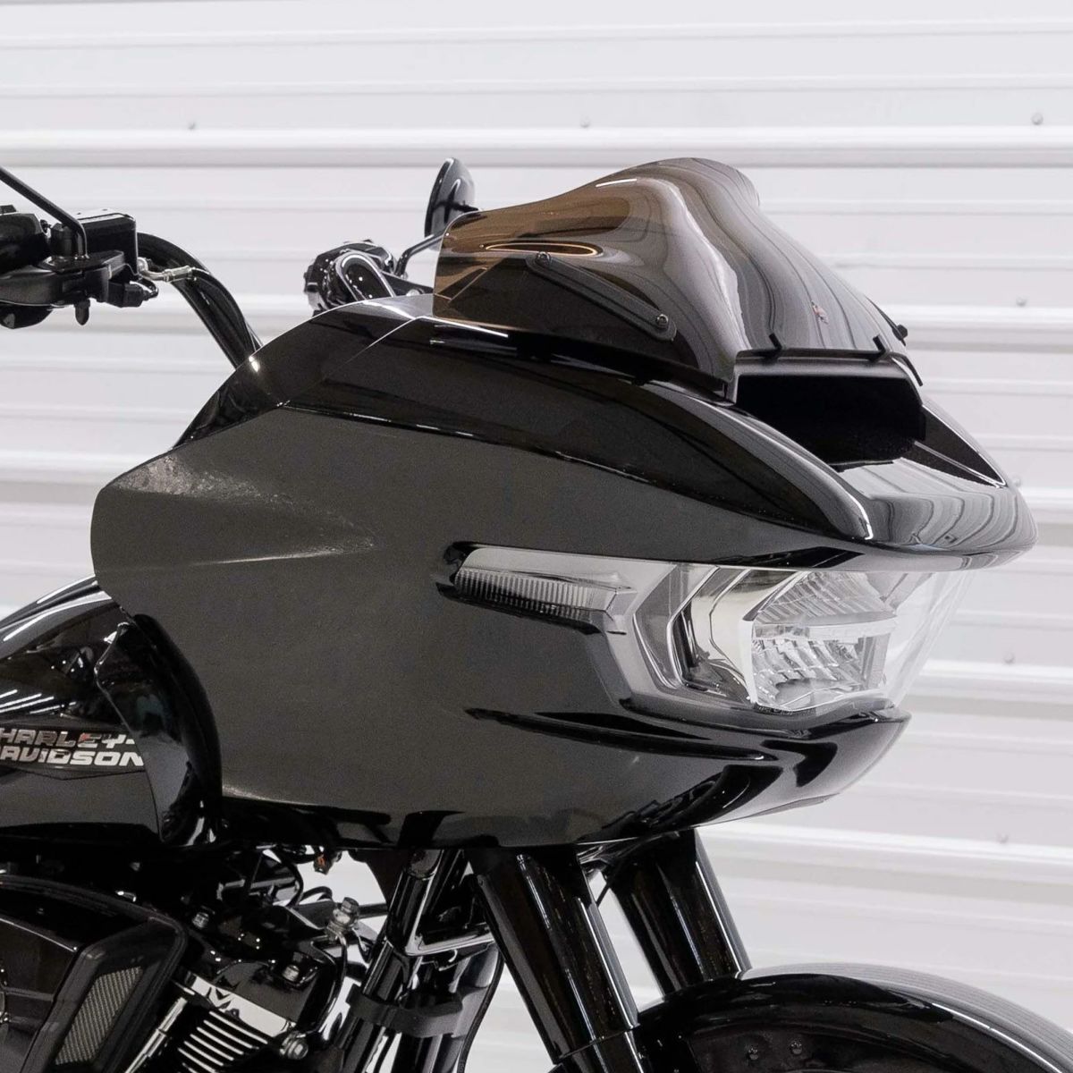 2024以降 ロードグライド 8インチ カラースポーツウィンドシールド (ブロンズ)