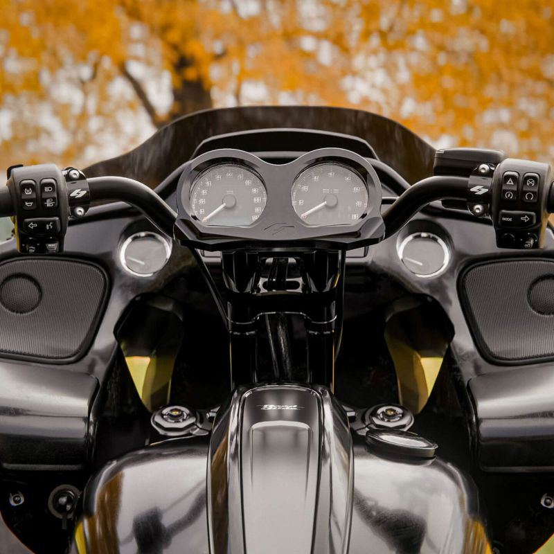 2015以降 ロードグライド アイソレーテッドライザー 8インチ キックバック (ブラック)