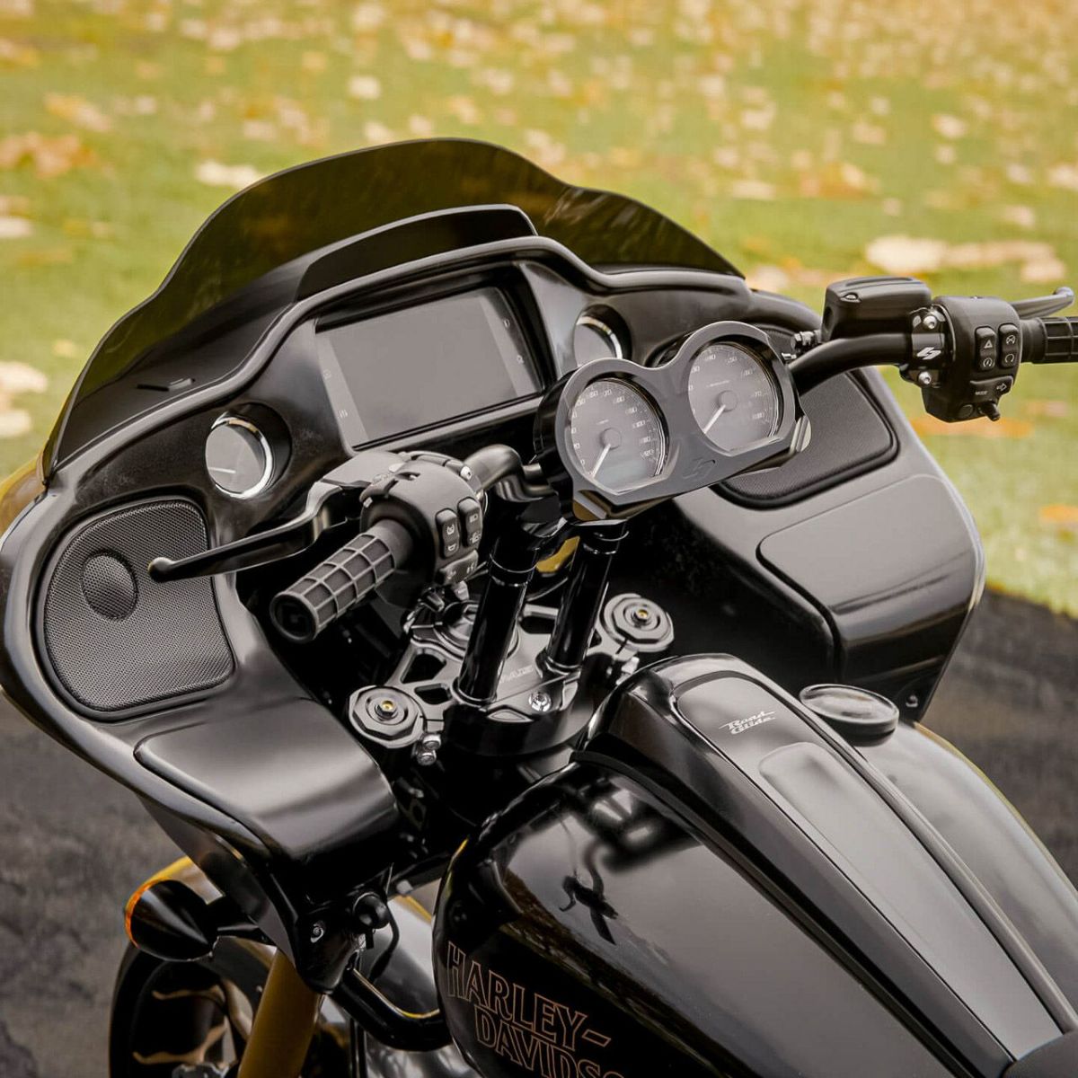 2015以降 ロードグライド アイソレーテッドライザー 10インチ キックバック (ブラック)2