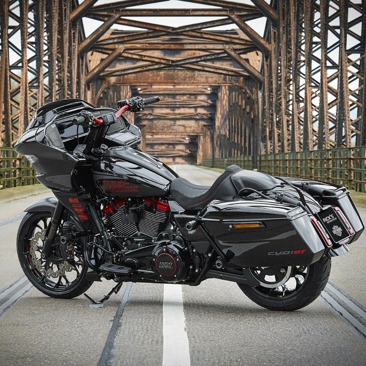 2024以降 ロードグライド クラブスタイル 7インチライザー/トリプルツリーカバーキット9