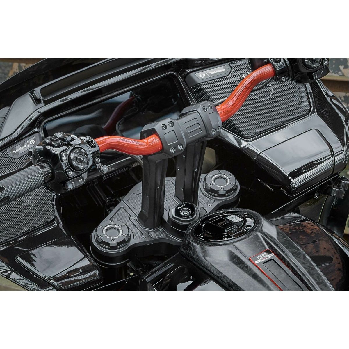 2024以降 ロードグライド クラブスタイル 8.5インチライザー/トリプルツリーカバーキット1