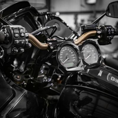 ツーリング、ソフテイル、ダイナローライダーS KRローハンドルバー (ゴールド) KRAUS