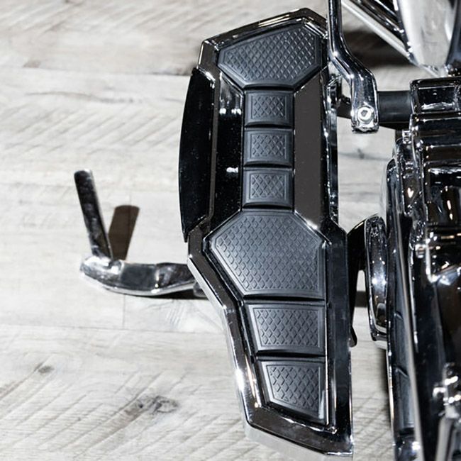 ツーリング、FLソフテイル、トライク エニグマ フロアボード (クローム)
