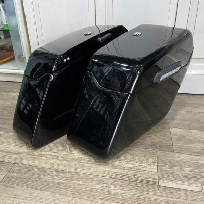 M8 ブレイクアウト用 Baldur エクストララージ・ハードサドルバッグ グロスブラック Viking Bags