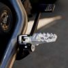 M8 ソフテイル、スポーツスターS、ナイトスター プロシリーズ MX ライト ライダー フットペグ アルミシルバー TC Bros 