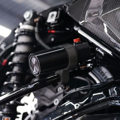 2024以降 CVOロードグライドST リアショックリザーバータンク 移設ブラケット (ブラック) ホフマンデザイン