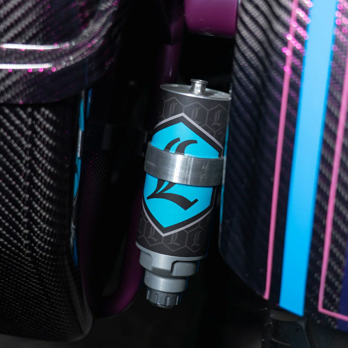 2009以降 ツーリング リアショックリザーバータンク ブラケット (シルバー)