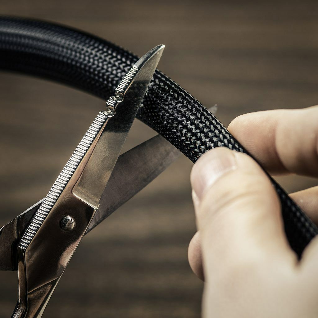 ハーレー クリーンカット・汎用ケーブルカバー 3/8インチ (ブラック)