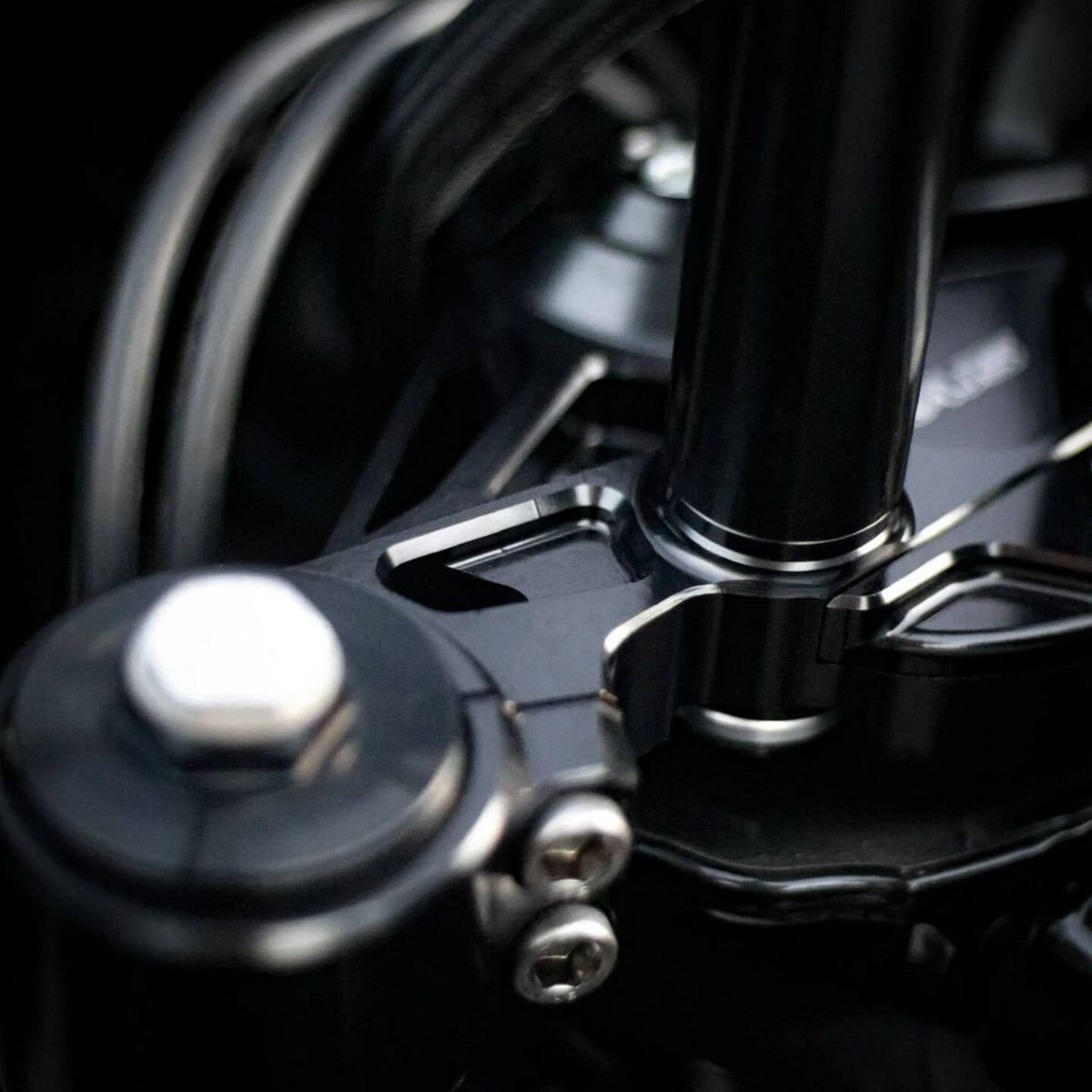 2023以降 CVOロードグライド/ST ウルフ ワン・プロキット ローハンドル(ステンレス)付8