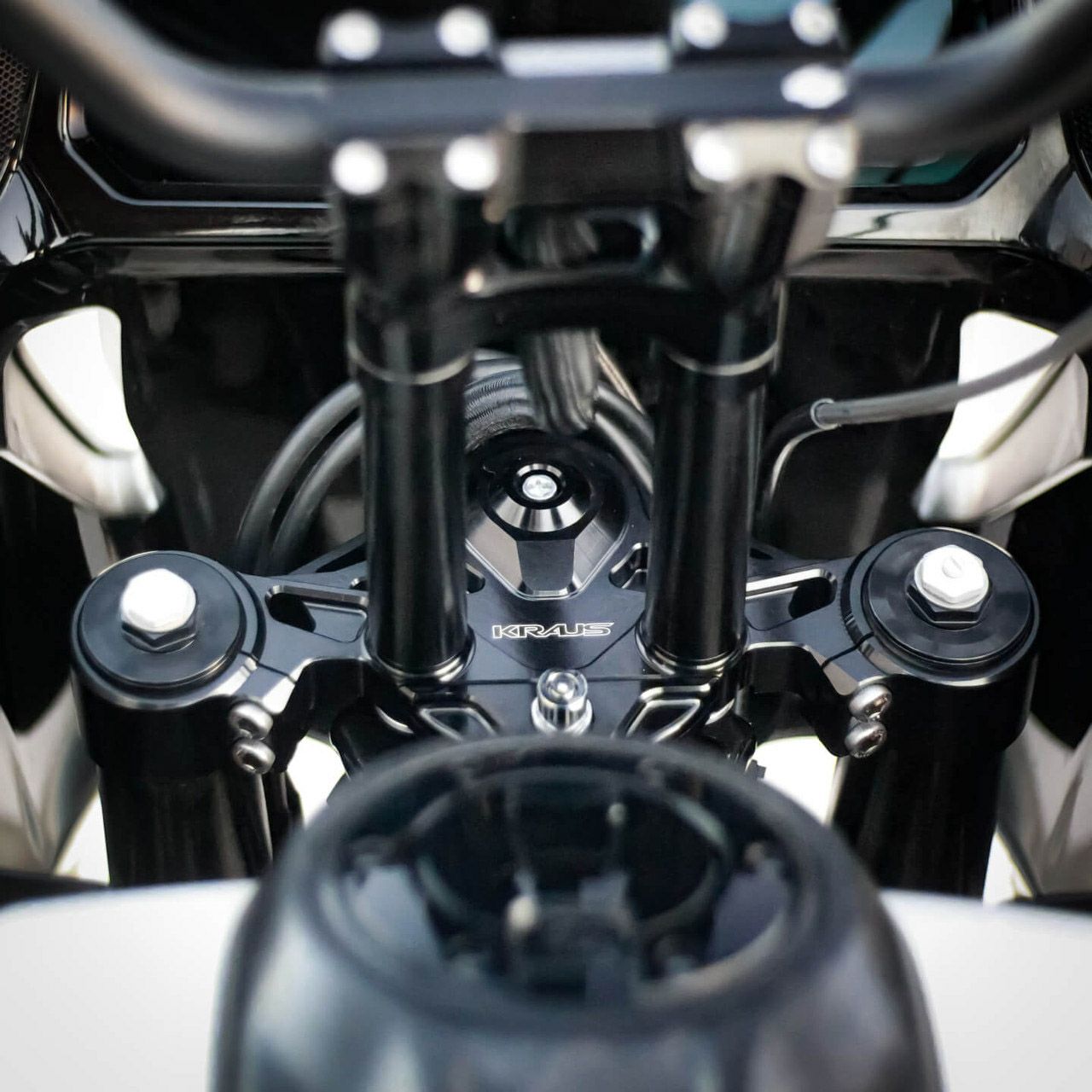 023以降 CVOロードグライド/ST ウルフ ワン トップトリプルクランプ (ブラック)4