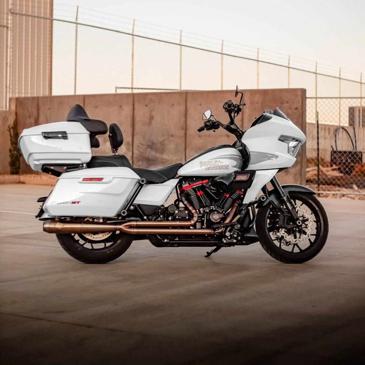 023以降 CVOロードグライド/ST ウルフ ワン トップトリプルクランプ (ブラック)12