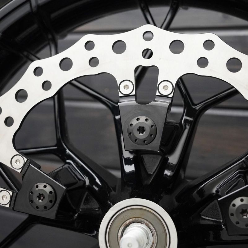 2024以降 ツーリング、スポーツスターS、パンアメリカ チタニウム フローティングローターボルト (ブラック)