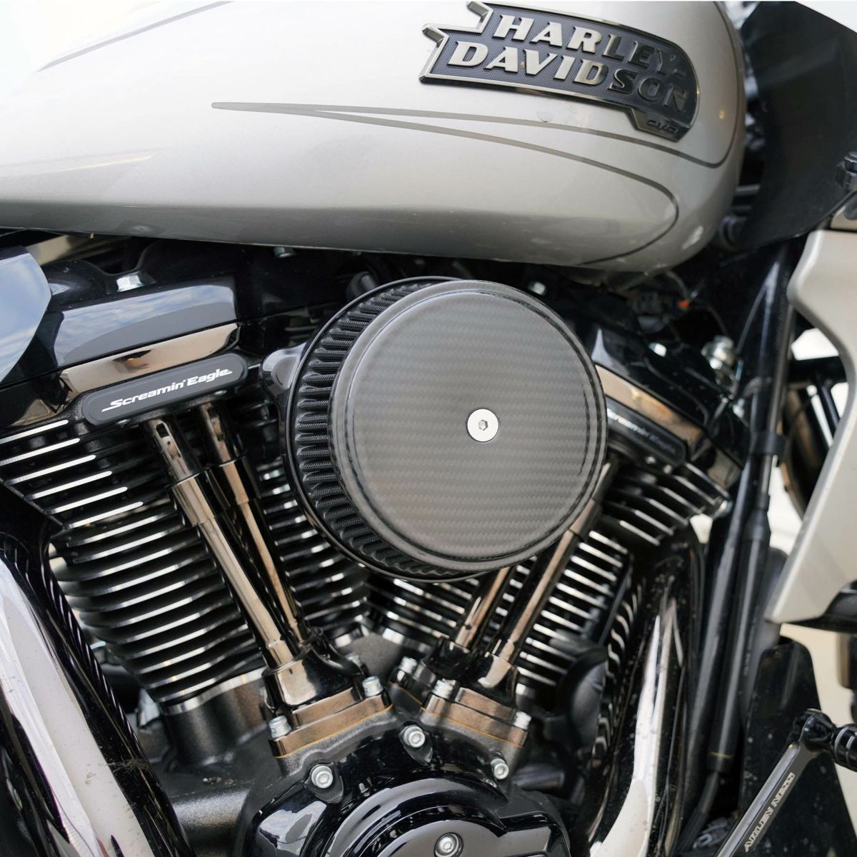 2024以降 ツーリング、2025以降 ソフテイル アレンネス ビッグサッカー ステージ1・エアクリーナー カーボンカバー1