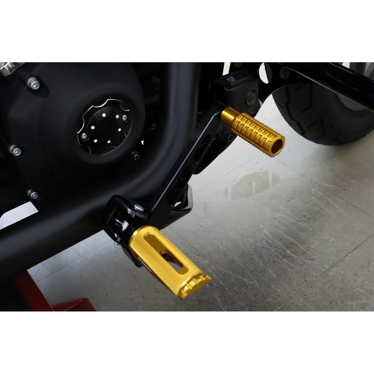 M8 ソフテイル リアブレーキレバーキットV2 Cタイプ (ゴールド)2