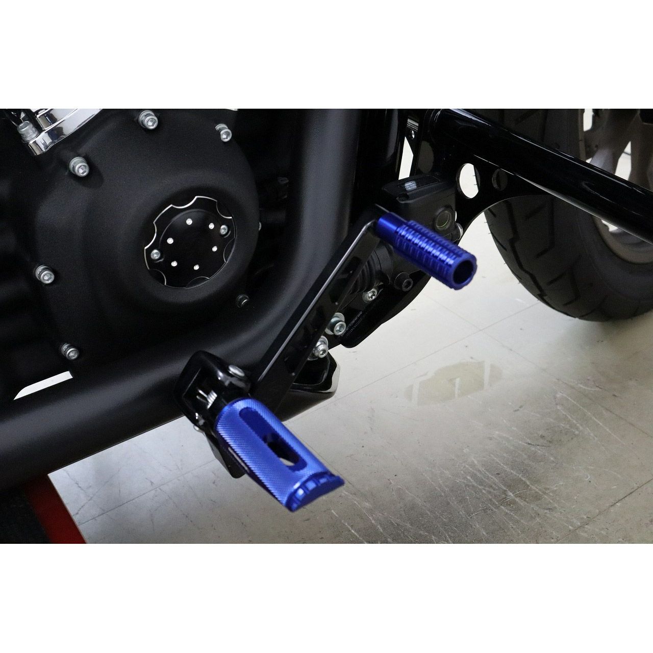 M8 ソフテイル リアブレーキレバーキットV2 Cタイプ (ブルー)2