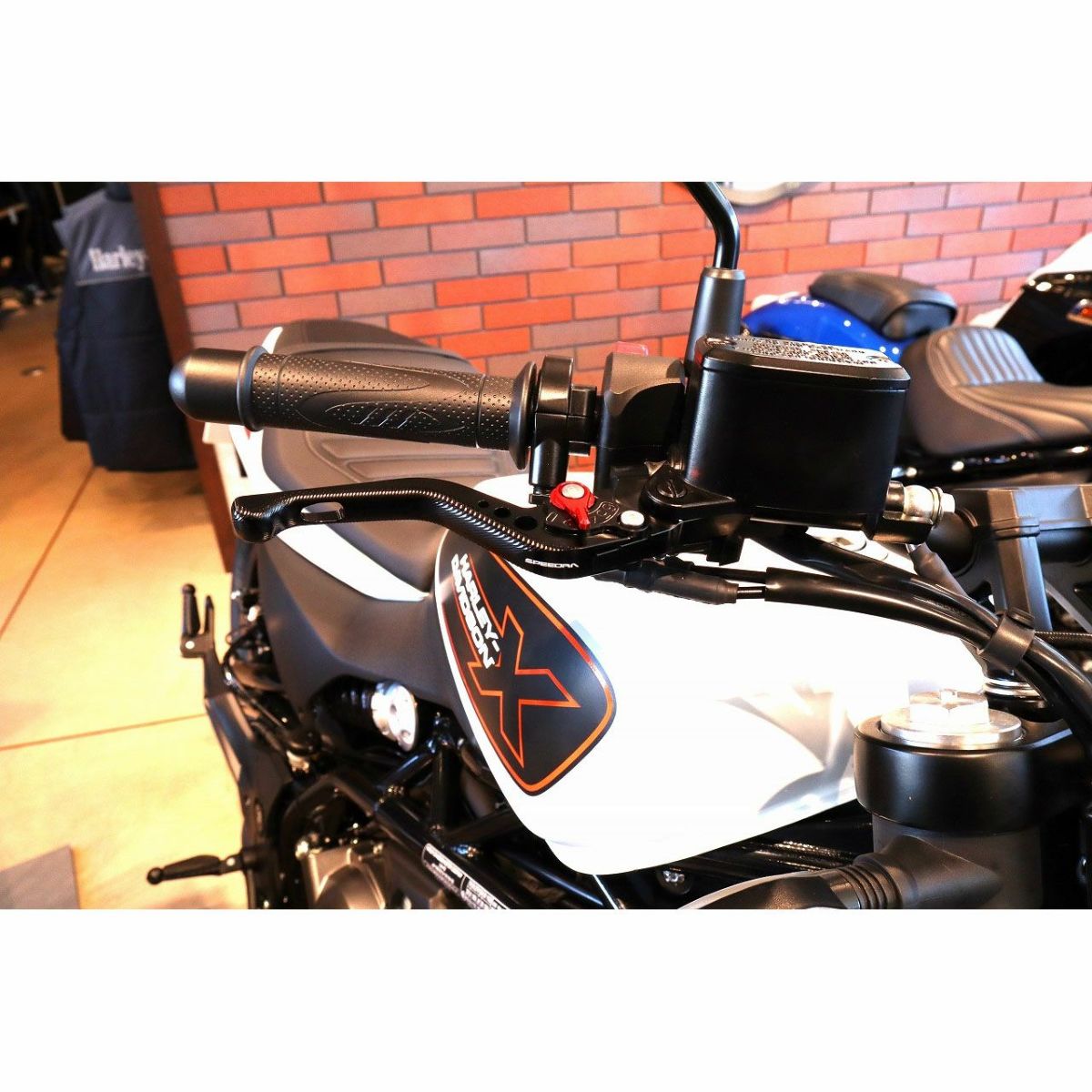 ハーレー X350、X500 ショート・アジャスタブルレバーセット (ブラック/レッド)2