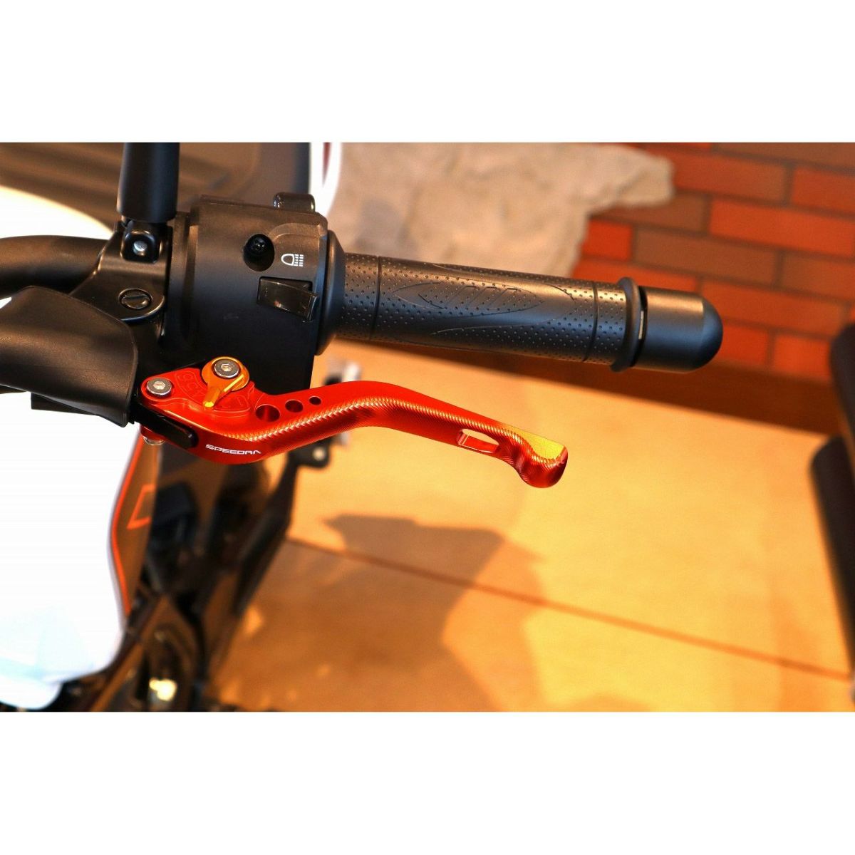 ハーレー X350、X500 ショート・アジャスタブルレバーセット (オレンジ/ゴールド)3