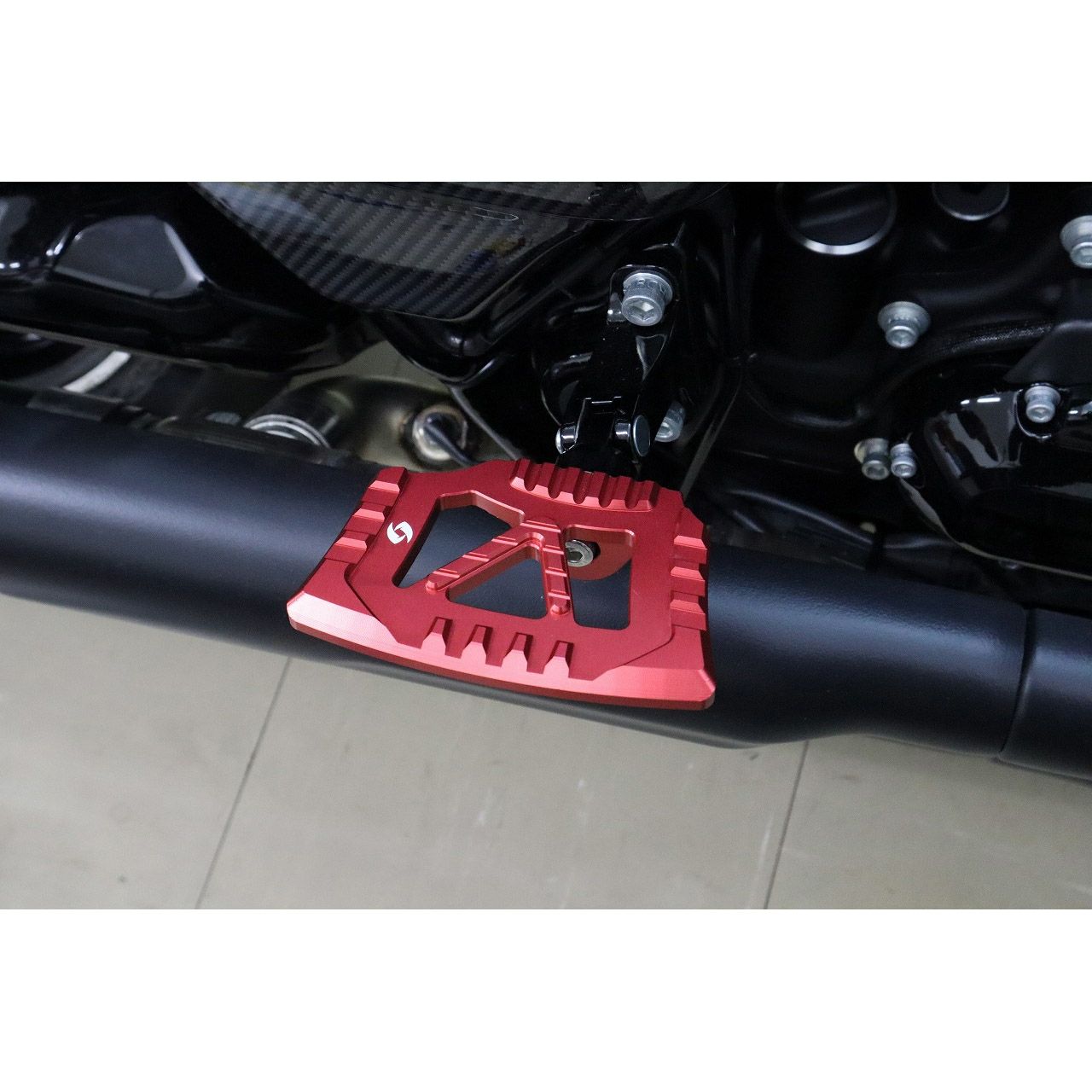 ハーレー アルミ ミニフットボード (レッド)2