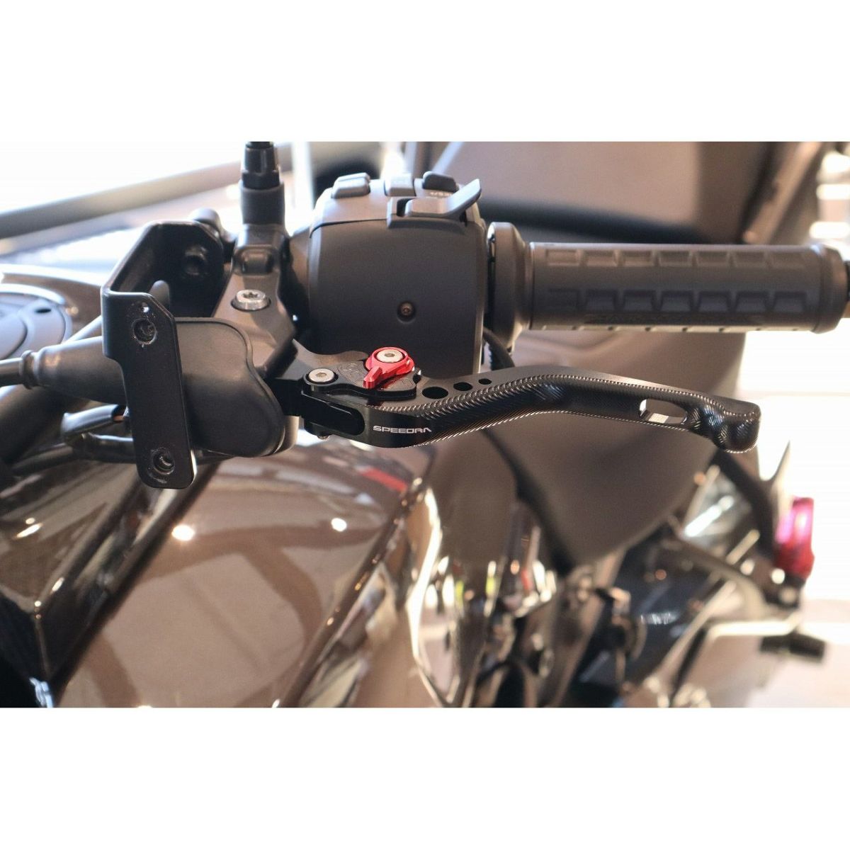 スポーツスターS、ナイトスター、パンアメリカ ショート・アジャスタブルレバーセット (ブラック/レッド)3