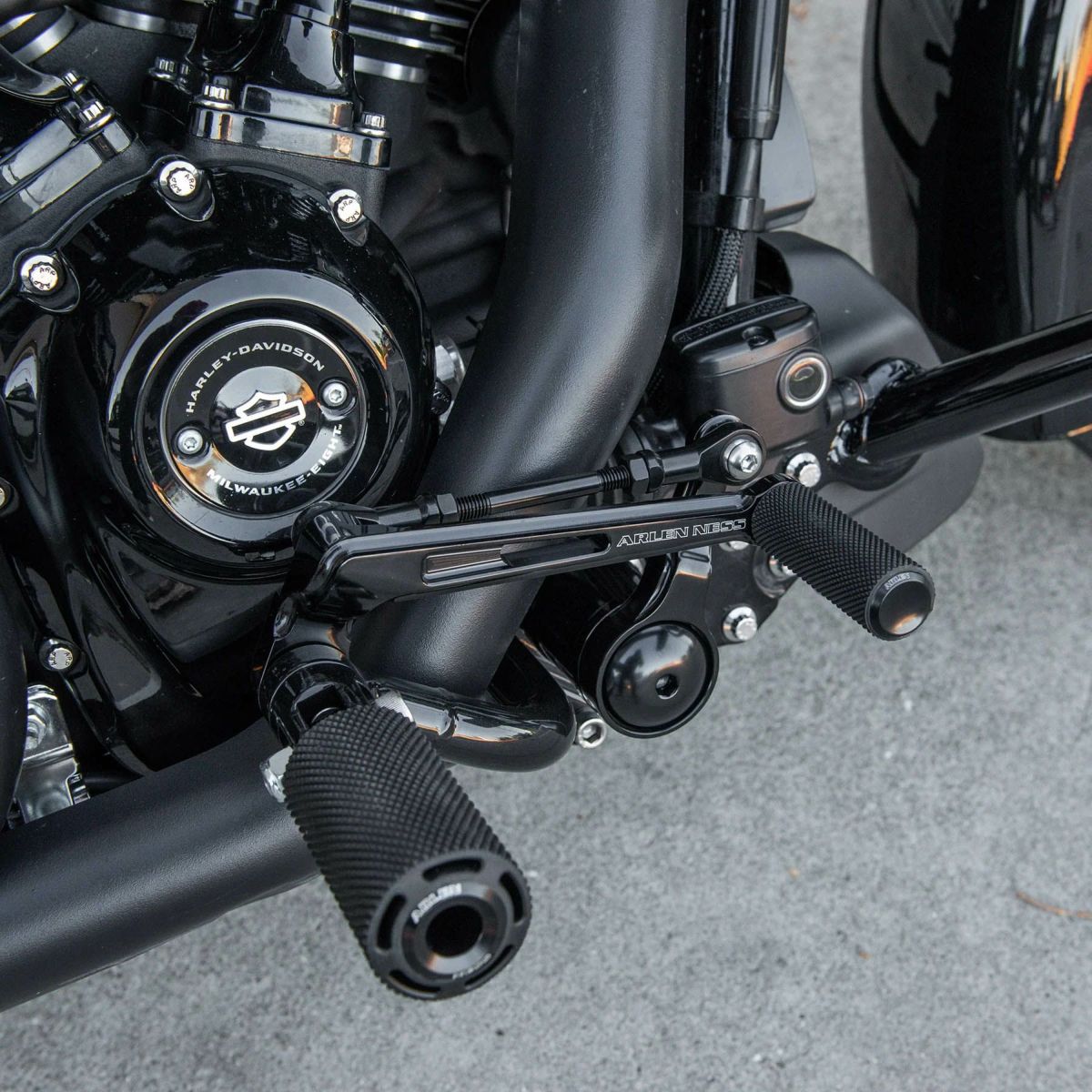  2024以降 ツーリング ミッドコントロールキット (ブラック)3