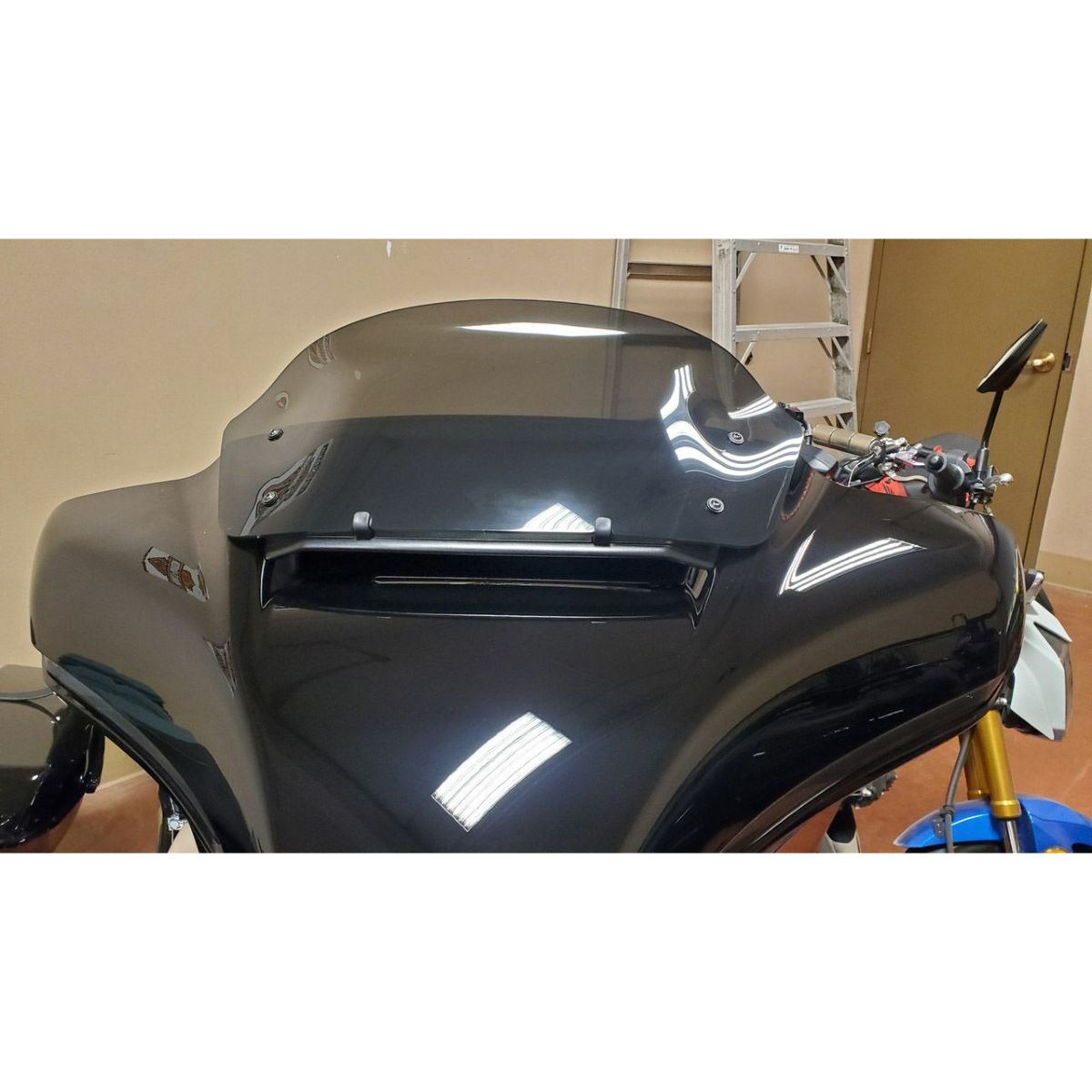 2024以降 ストリートグライド 9.5インチ ウィンドシールド (ダークスモーク)3