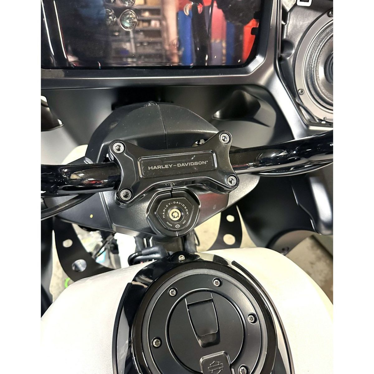 2024以降 ロードグライド フェアリングサポートブラケット2