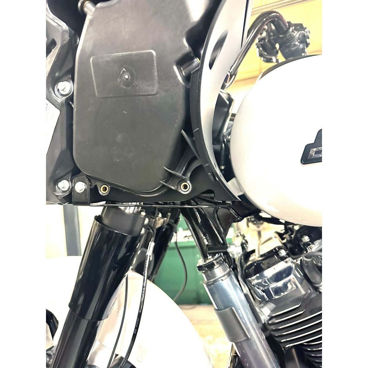 2024以降 ロードグライド フェアリングサポートブラケット3