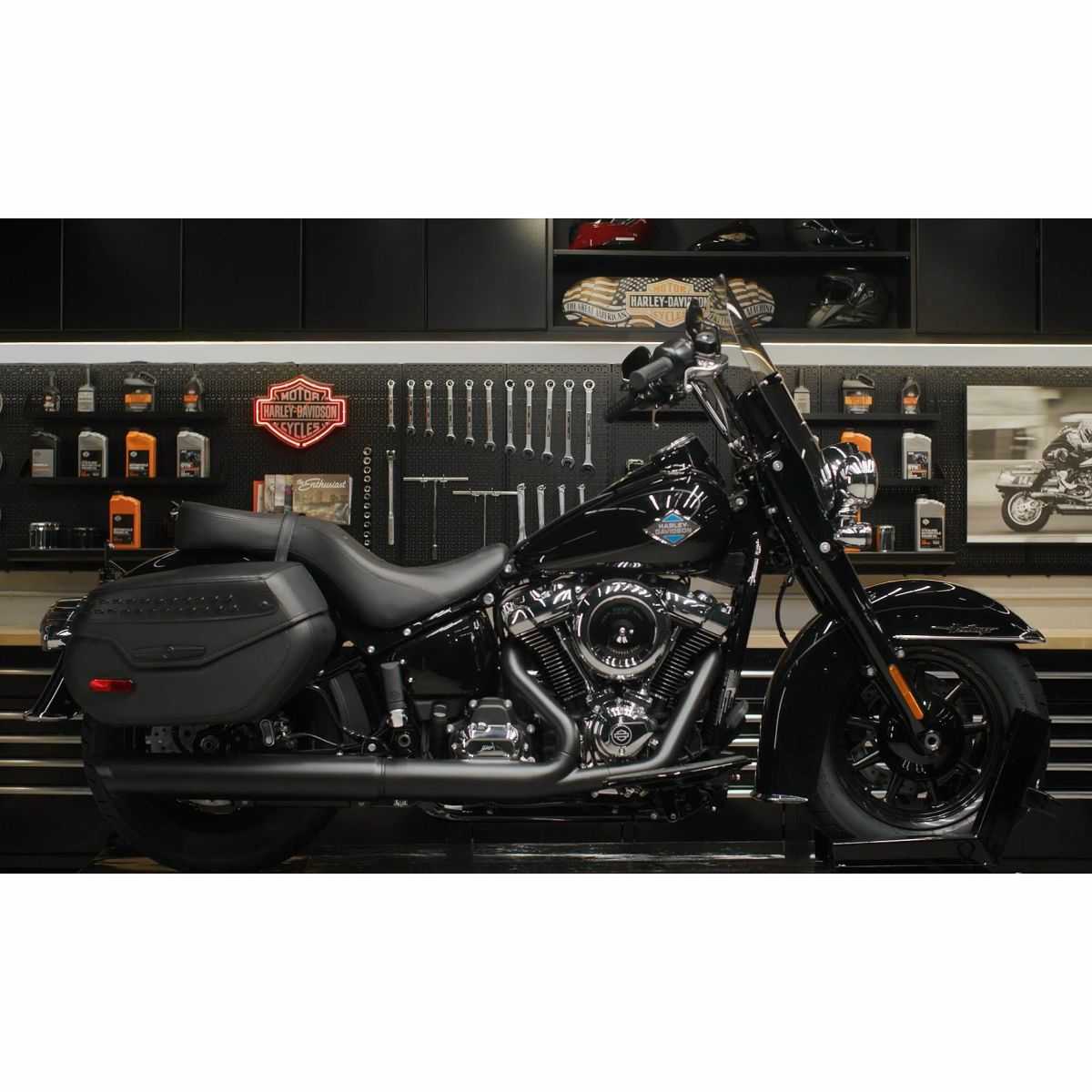 M8 ヘリテイジクラシック、スリム、デラックス、ストリートボブ、スタンダード サンダウナー ツーアップシート2