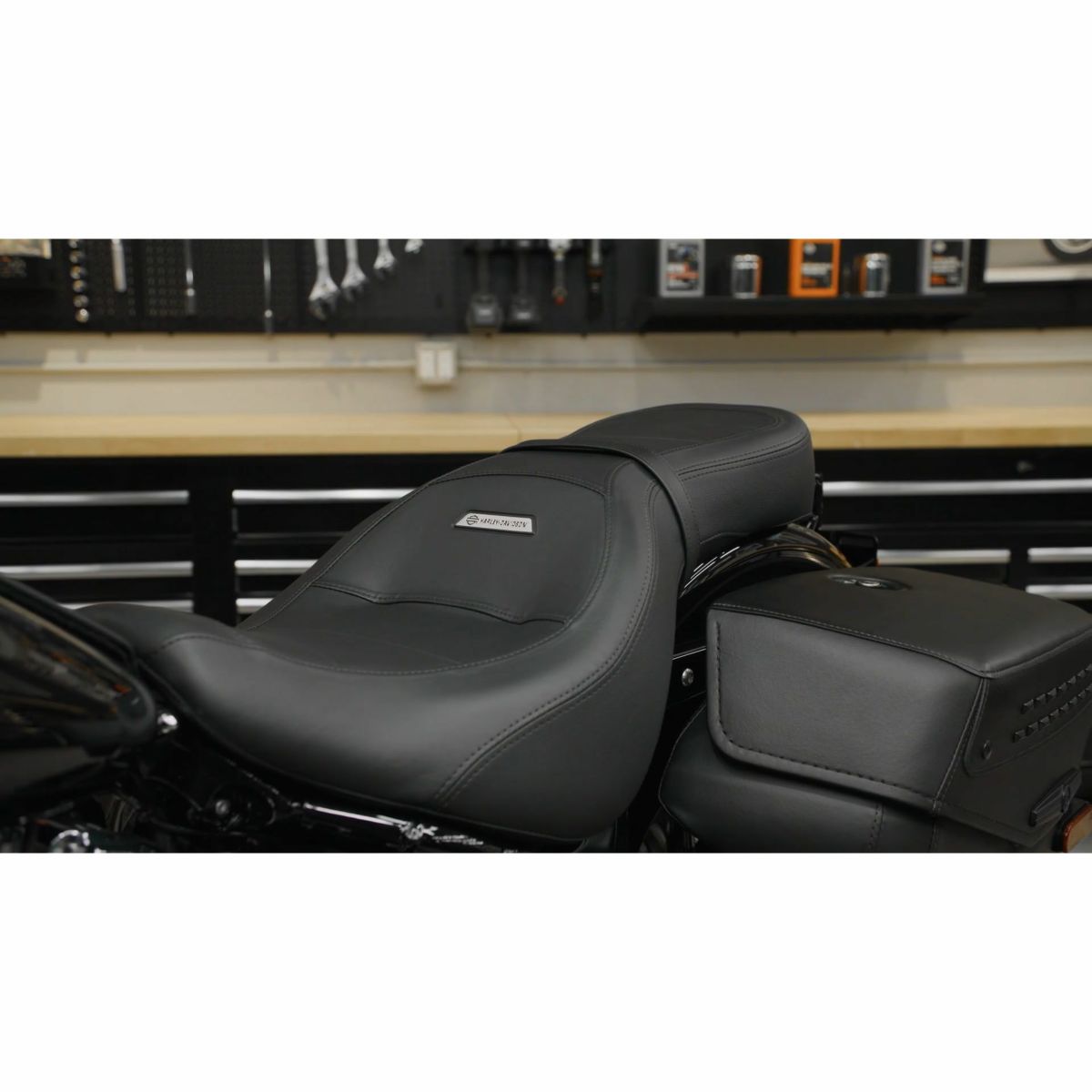 M8 ヘリテイジクラシック、スリム、デラックス、ストリートボブ、スタンダード サンダウナー ツーアップシート3