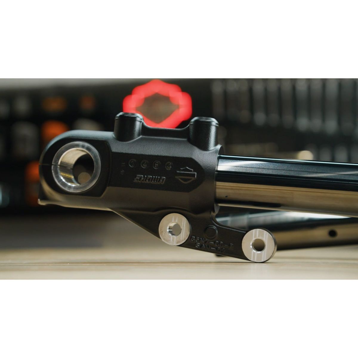 M8 ローライダーS/ST、ファットボブ、エルディアブロ DLCコーティング フロントフォークチューブ5