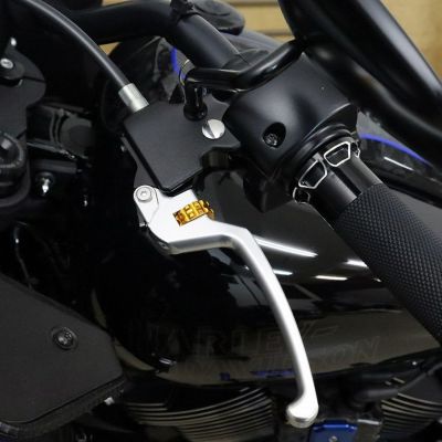 M8ソフテイル アルミ アジャスタブルレバーセット スタンダードタイプ (シルバー/ゴールド) スピードラ