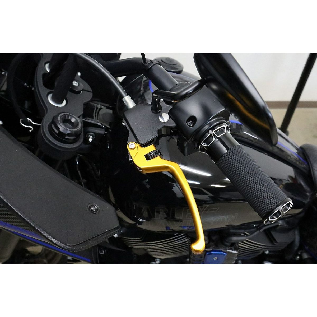  M8ソフテイル アルミ アジャスタブルレバーセット スタンダードタイプ (ゴールド/ブラック)2