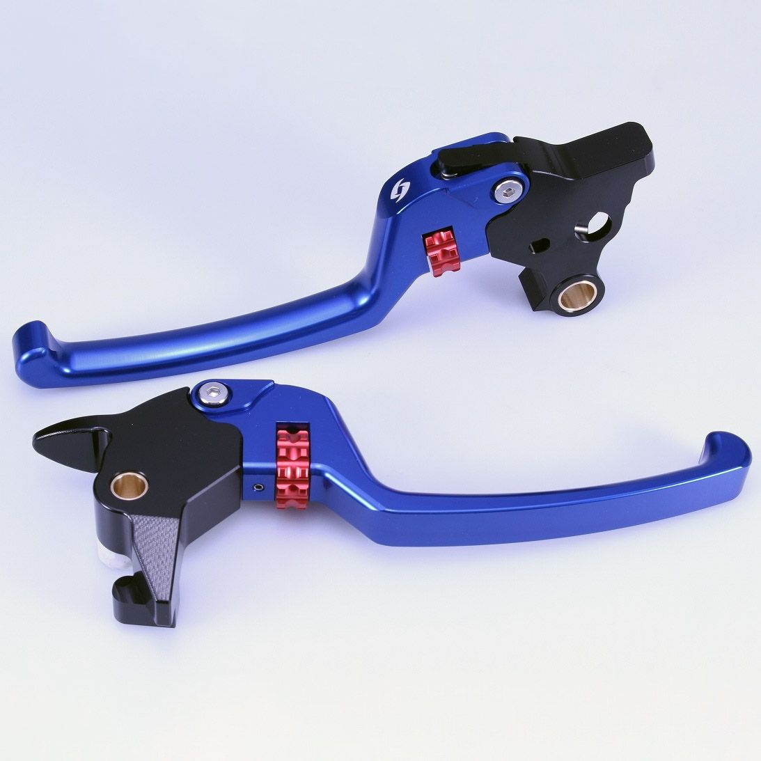 M8ソフテイル アルミ アジャスタブルレバーセット スタンダードタイプ (ブルー/レッド)1