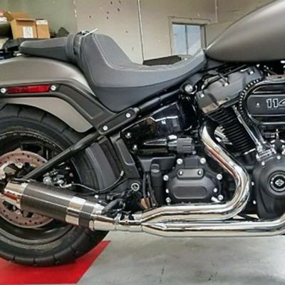 2018～2024 M8ソフテイル ボブキャット アップスウェプト 2-1エキゾーストマフラー (クローム/カーボン) D&Dエキゾースト