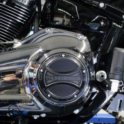 M8 ソフテイル トルク2.0デザイン サンダーバイク ダービーカバー