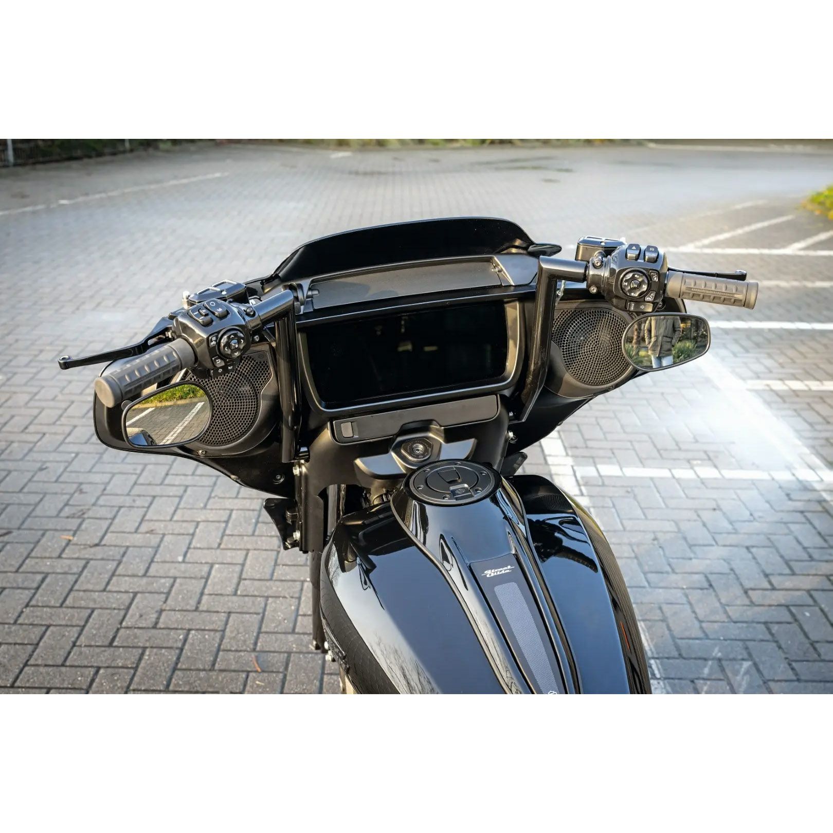 2024以降 ストリートグライド/ウルトラ フリップ2 エイプハンドルバー (ブラック)1