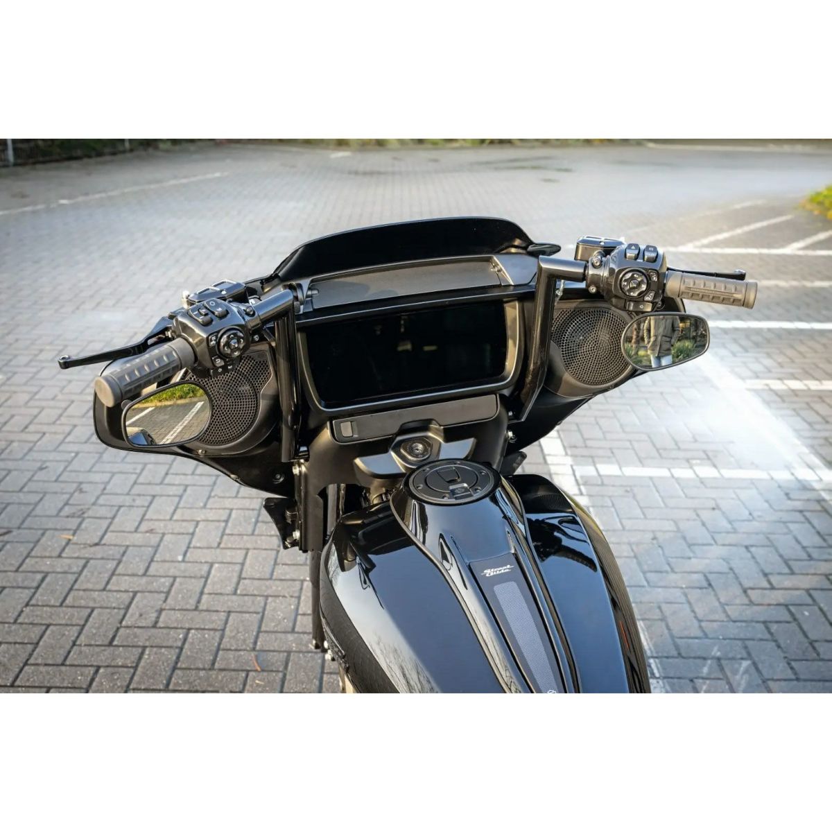 2024以降 ストリートグライド/ウルトラ フリップ2 エイプハンドルバー (ブラック)1