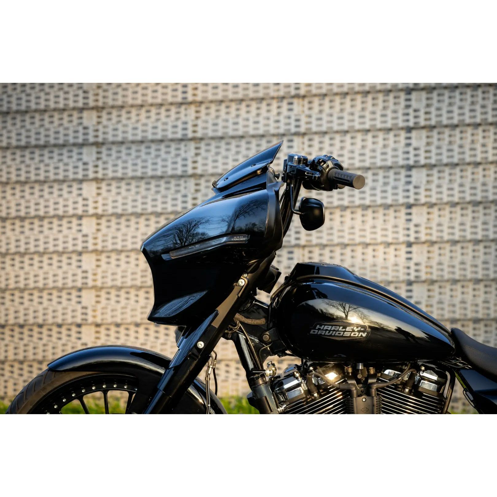 2024以降 ストリートグライド/ウルトラ フリップ2 エイプハンドルバー (ブラック)2