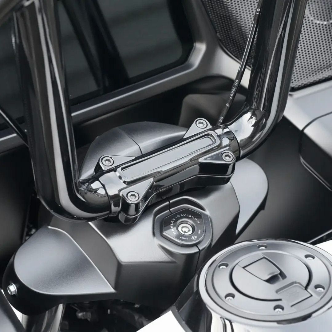 2024以降 ロードグライド アトラス ハンドルクランプ (ブラック)