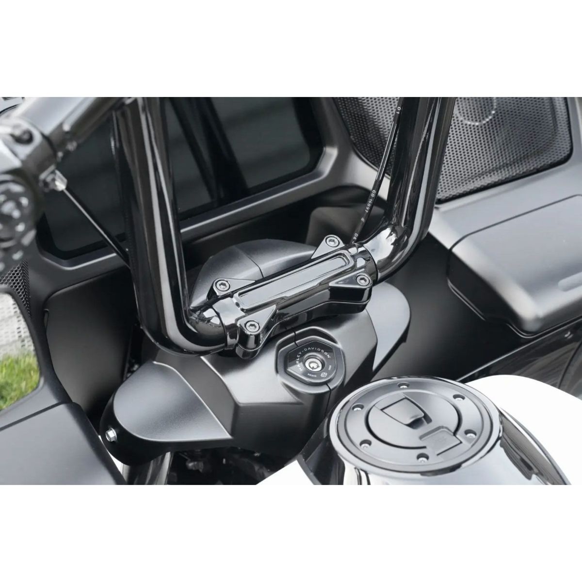 2024以降 ロードグライド アトラス ハンドルクランプ (ブラック)1