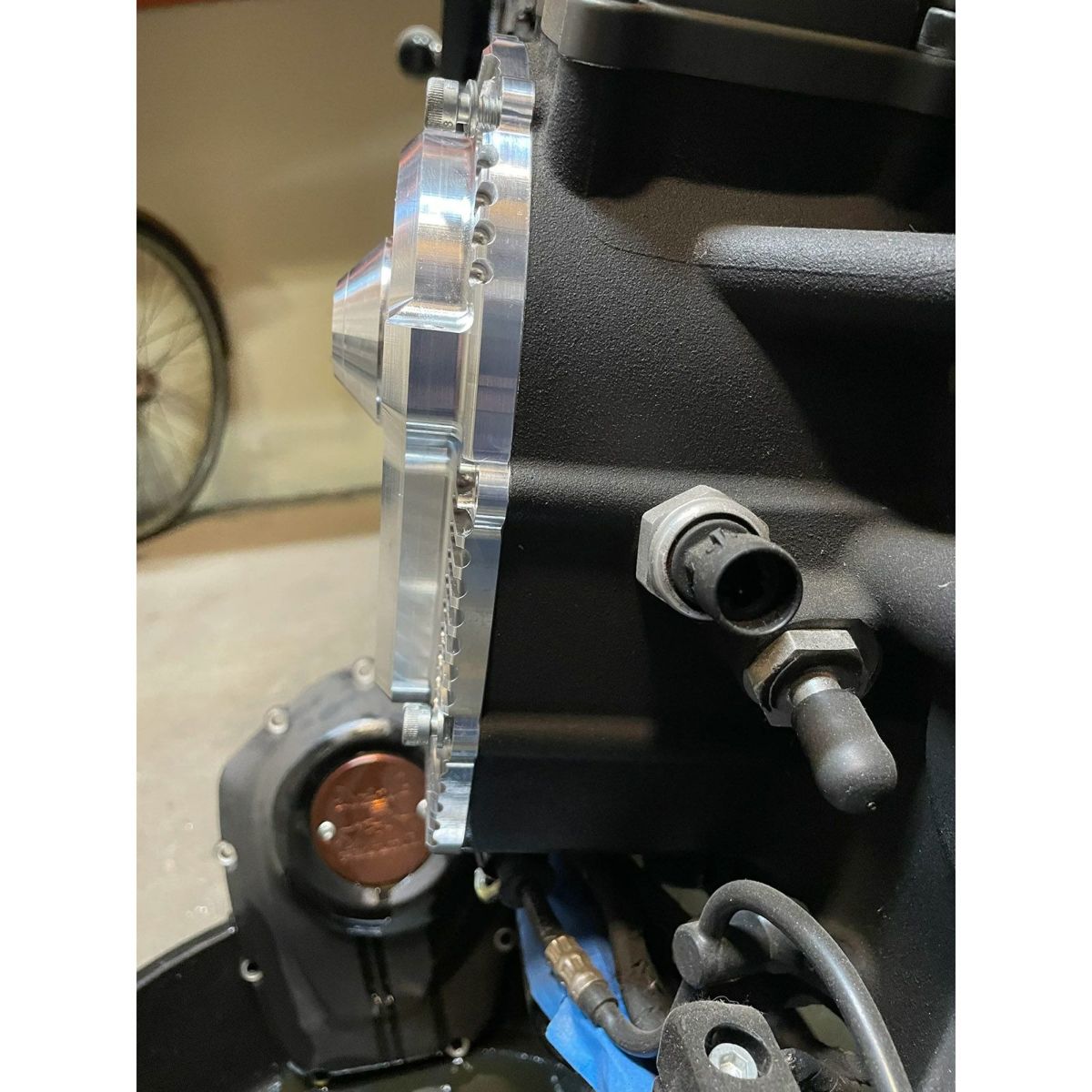 M8 ツーリング、ソフテイル、トライク コンペティション・ロープロフィルカムカバー (ブラック)6