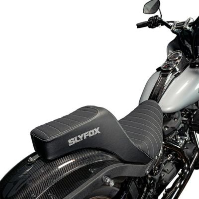 M8 ローライダー/S/ST、スポーツグライド ハイヌーン ツーアップシート (グレーロゴ) スライフォックス