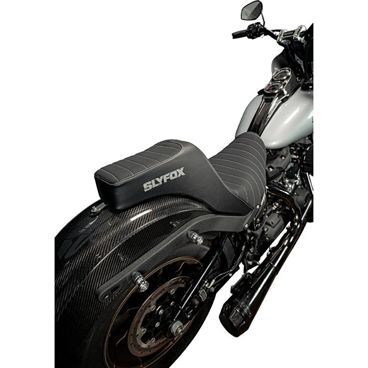 M8 ローライダー/S/ST、スポーツグライド ハイヌーン ツーアップシート (グレーロゴ)6