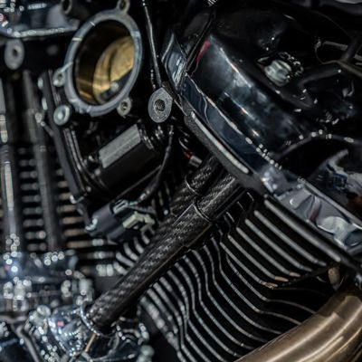M8 ツーリング、ソフテイル、トライク カーボンプッシュロッドカバー スライフォックス